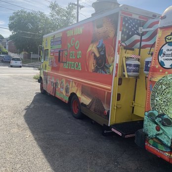 Tacos El Azteca - Truck - Mexican Near Me - Norwalk, Connecticut Tacos El Azteca - Truck - Mexican Near Me - Norwalk, Connecticut