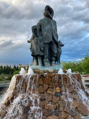 Golden Heart Plaza by null