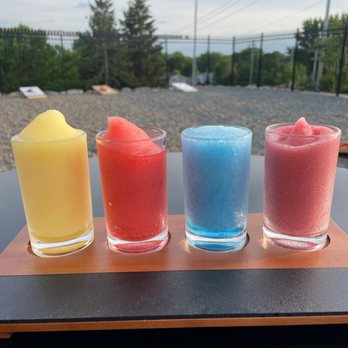 The Burrow - Bars Near Me - Oakdale, Minnesota