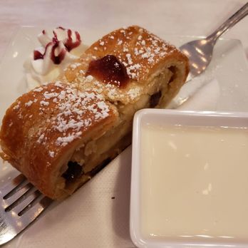 Jorg's Cafe Vienna - Apfel strudel - German Near Me - Plano, Texas