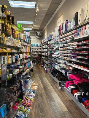 Larchmont Beauty Center by null