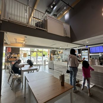 Chakaa Tea Cafe - Inside - Bubble Tea Near Me - Thousand Oaks, California