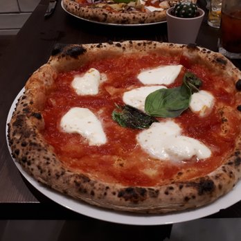 M'Arrecreo - Buffalo Margherita pizza - Pizza Near Me - Lisbon, 11