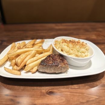 LongHorn Steakhouse - 6oz Flo's Filet with Seasoned French Fries and Steakhouse Mac & Cheese. - American Near Me - Mesquite, Texas LongHorn Steakhouse - 6oz Flo's Filet with Seasoned French Fries and Steakhouse Mac & Cheese. - American Near Me - Mesquite, Texas