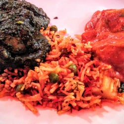 Indiyum Restaurant - Saag and Tikka, in bed with Pilaf. Sounds exotic? It will be for your mouth if you ever come here.