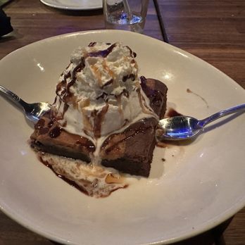 Yard House - Brookie - Bars Near Me - Hallandale Beach, Florida Yard House - Brookie - Bars Near Me - Hallandale Beach, Florida