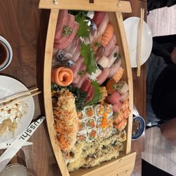 Kusshi Row Boat (76pc) Kusshi Row Boat (76pc)
