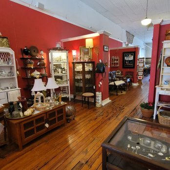 Bosque County Emporium - Antique booth - Antiques Near Me - Clifton, Texas Bosque County Emporium - Antique booth - Antiques Near Me - Clifton, Texas