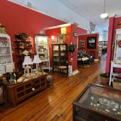 Bosque County Emporium - Antique booth