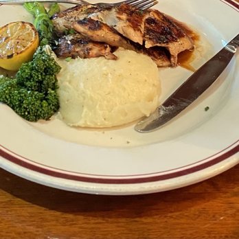 Ozzie's Good Eats - American Near Me - Fairfax, Virginia