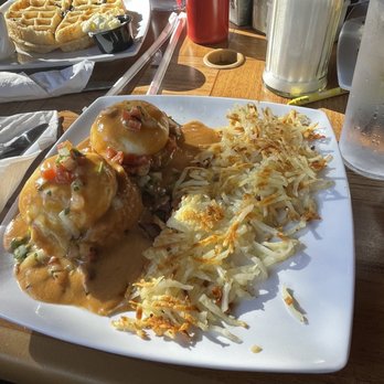 Darbi's Cafe - Country Eggs Benedict w/ hash Browns to soak up all the delicious sauce. - American Near Me - Pinetop, Arizona Darbi's Cafe - Country Eggs Benedict w/ hash Browns to soak up all the delicious sauce. - American Near Me - Pinetop, Arizona