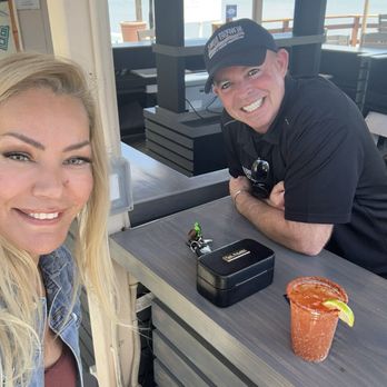 Moe B's Munchies - Best bartender ever, literally always smiling - American Near Me - Newport Beach, California