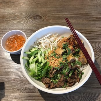 Cafe Uyen - Vermicelli Bowl with Beef! - Juice Bars & Smoothies Near Me - Yukon, Oklahoma