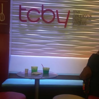 TCBY Camellia Square - Wall and seating - Ice Cream & Frozen Yogurt Near Me - Slidell, Louisiana