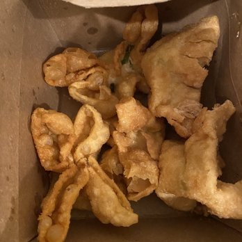 Dai Yee's Asian Kitchen - 6 Crab Rangoon - Szechuan Near Me - Chicago, Illinois