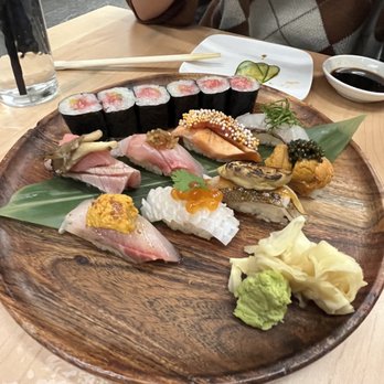 Ryujin Sushi - 8 Pieces and 1 Maki Osaka Set - Sushi Bars Near Me - Bridgewater, New Jersey