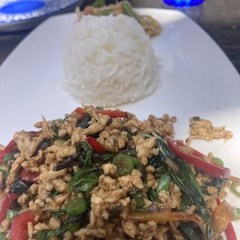 Pineapple Thai - Basil chicken (ask for ground ) spicy  lunch special - gorgeous outdoor seating - Thai Near Me - Cupertino, California