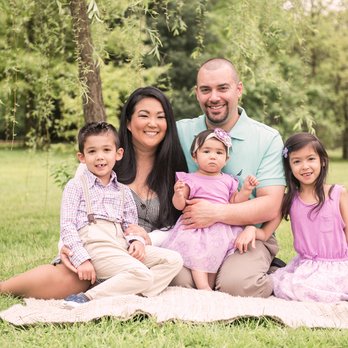 Creative Image Weddings - Family portrait at Bellevue Park - Event Photography Near Me