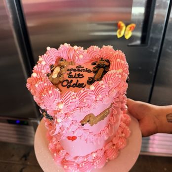 Chez Peachy - Beautiful cake - Custom Cakes Near Me - Tucson, Arizona Chez Peachy - Beautiful cake - Custom Cakes Near Me - Tucson, Arizona