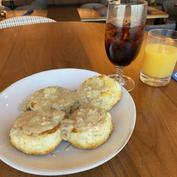 DoubleTree by Hilton Clarksville Riverview - Biscuits and Gravy - Hotels Near Me - Clarksville, Tennessee DoubleTree by Hilton Clarksville Riverview - Biscuits and Gravy - Hotels Near Me - Clarksville, Tennessee