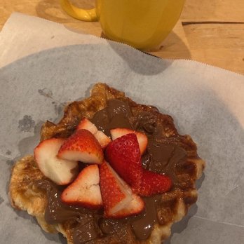 Cafe Maji - strawberry nutella croffle - Coffee & Tea Near Me - Artesia, California