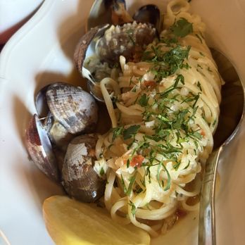 Donna's - Linguini & Clams - Italian Near Me - Los Angeles, California