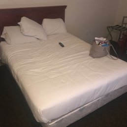 Supposed to be a king size bed Supposed to be a king size bed