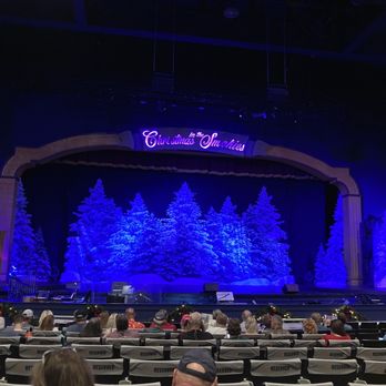 Dollywood - Indoor musical show - Amusement Parks Near Me - Pigeon Forge, Tennessee Dollywood - Indoor musical show - Amusement Parks Near Me - Pigeon Forge, Tennessee