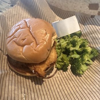 Cheddar's Scratch Kitchen - Classic Chicken Sandwich - Comfort Food Near Me - Pensacola, Florida