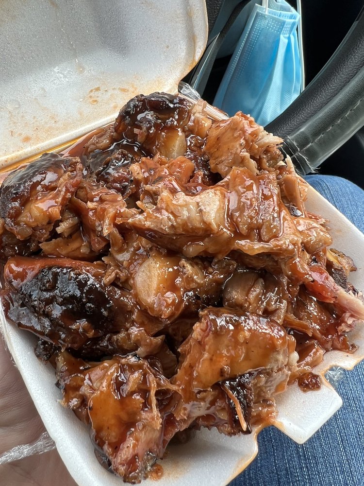 Food from Hanks Smoked Briskets