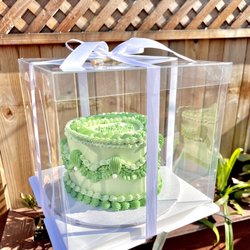 Sugar Sisters Bakery - Custom vintage style cake and beautiful cake box