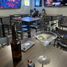 Tasty martini & cold beer! Nice to have Jake & Elwood hanging out between sets Tasty martini & cold beer! Nice to have Jake & Elwood hanging out between sets