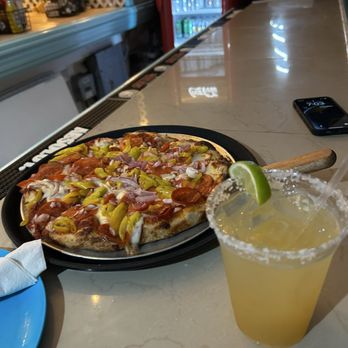 Skipjack Resort & Marina - Pizza and margaritas at the bar - Resorts Near Me - Marathon, Florida Skipjack Resort & Marina - Pizza and margaritas at the bar - Resorts Near Me - Marathon, Florida