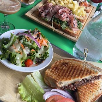 Rizzo's - bruschetta board (MUST GET), short rib grilled cheese, pumpkin espresso martini ... yum - New American Near Me - Chicago, Illinois Rizzo's - bruschetta board (MUST GET), short rib grilled cheese, pumpkin espresso martini ... yum - New American Near Me - Chicago, Illinois