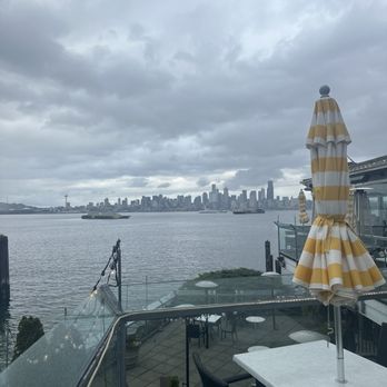 Salty's on Alki - Seafood Near Me - Seattle, Washington Salty's on Alki - Seafood Near Me - Seattle, Washington