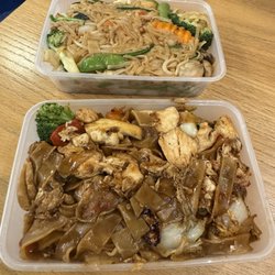 Bo Tree Kitchen - Chicken pad see yew and tofu pad Thai