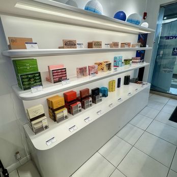 ROYCE Chocolate - Chocolatiers & Shops Near Me - Edgewater, New Jersey