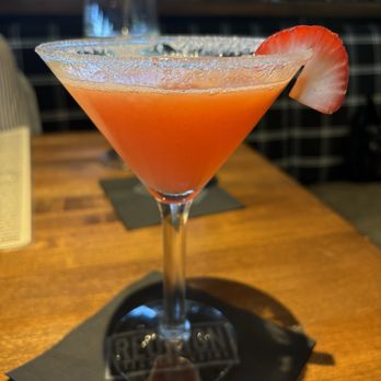 Reunion Kitchen + Drink - Strawberry Lemon Drop - New American Near Me - Corona, California Reunion Kitchen + Drink - Strawberry Lemon Drop - New American Near Me - Corona, California