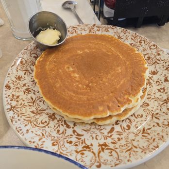 Park Place Cafe - Side of pancakes - Breakfast & Brunch Near Me - Milwaukee, Wisconsin