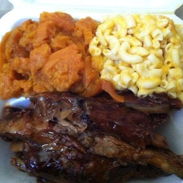 Momma Rose Soul Food Logo