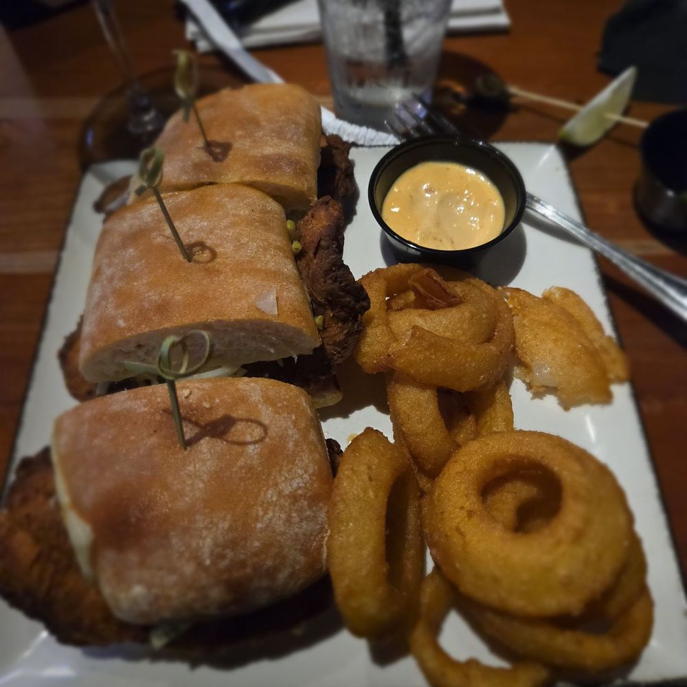 Tommy's Tavern + Tap - Fried chicken sandwich - American Near Me - Edison, New Jersey