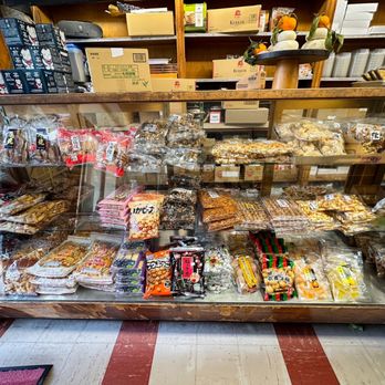 Fugetsu-Do - Lots of rice snacks, crackers, etc. - Candy Stores Near Me - Los Angeles, California