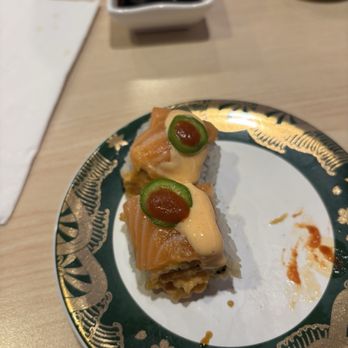 Sima Sushi - Salmon (Hoso)Roll - Conveyor Belt Sushi Near Me - Washington, DC, District of Columbia