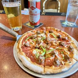 Pizza Lucé - Green Belt Premium lager,  small pizza Lucé with no cheese. Add green peppers.
