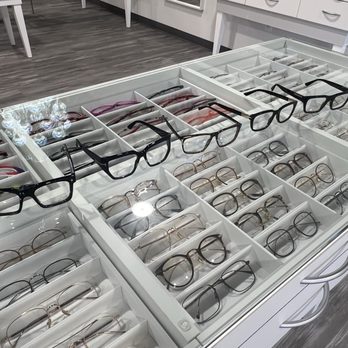 Eye See Optique - Optometrists Near Me - Dumfries, Virginia