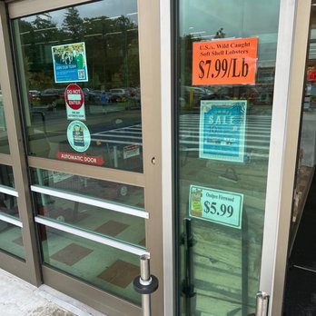 Market Basket - a storefront with a glass door - Grocery Near Me - Concord, New Hampshire