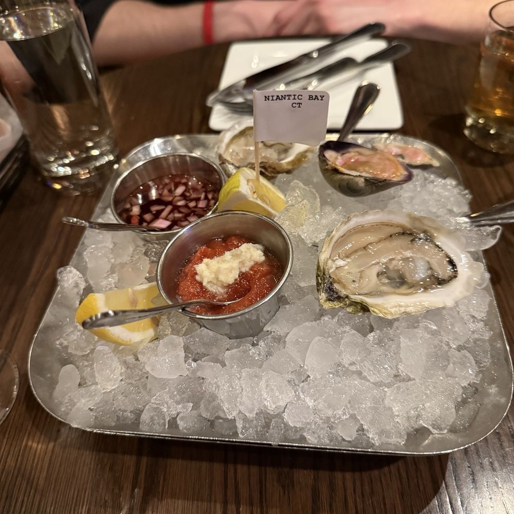 Fresh Salt - Raw oysters and raw clams - Seafood Near Me - Old Saybrook, Connecticut Fresh Salt - Raw oysters and raw clams - Seafood Near Me - Old Saybrook, Connecticut
