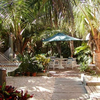 The Beach Bungalow - Private tropical garden at the Palms villa - Vacation Rentals Near Me - Indialantic, Florida