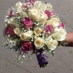 Bodega Guerrero - Ramo de novia natural, 36 rosas y decoración a un excelente precio!