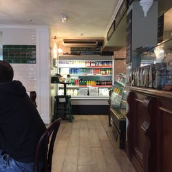 Underground - Counter and cold drinks selection